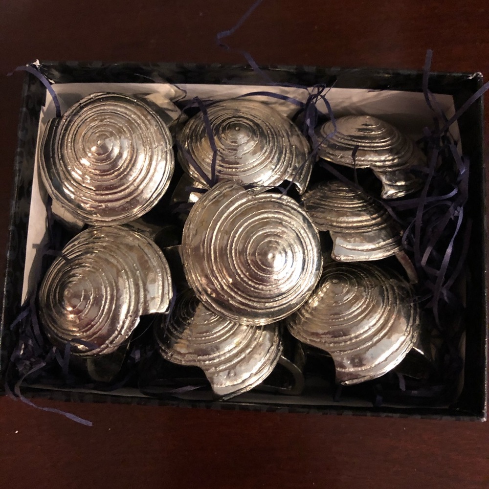 Beautiful Silver Napkin Rings - Picture 2 of 4